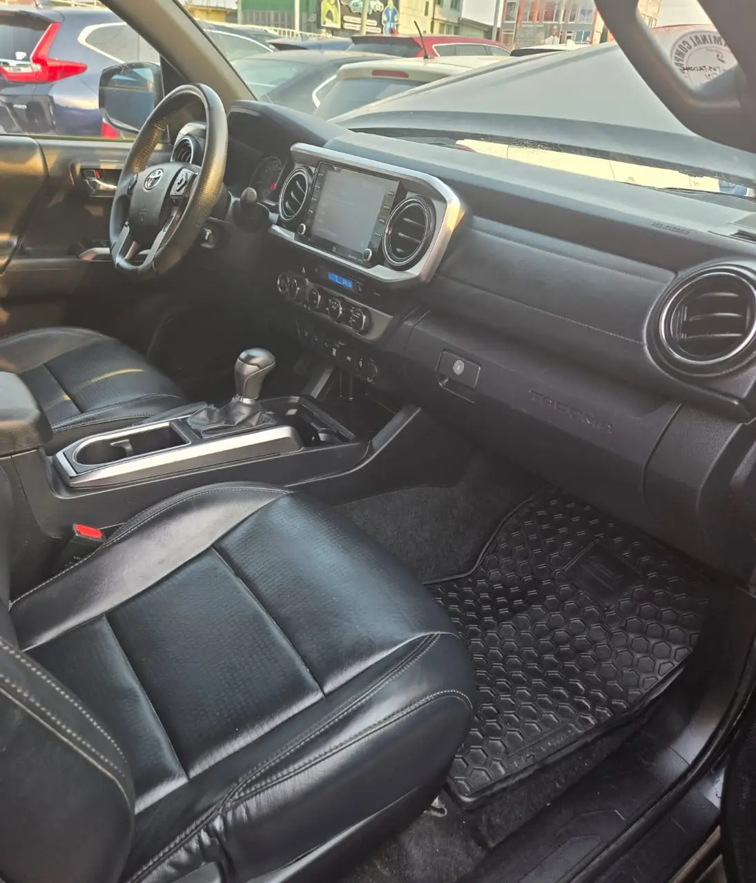 								Toyota Tacoma (2023) full									