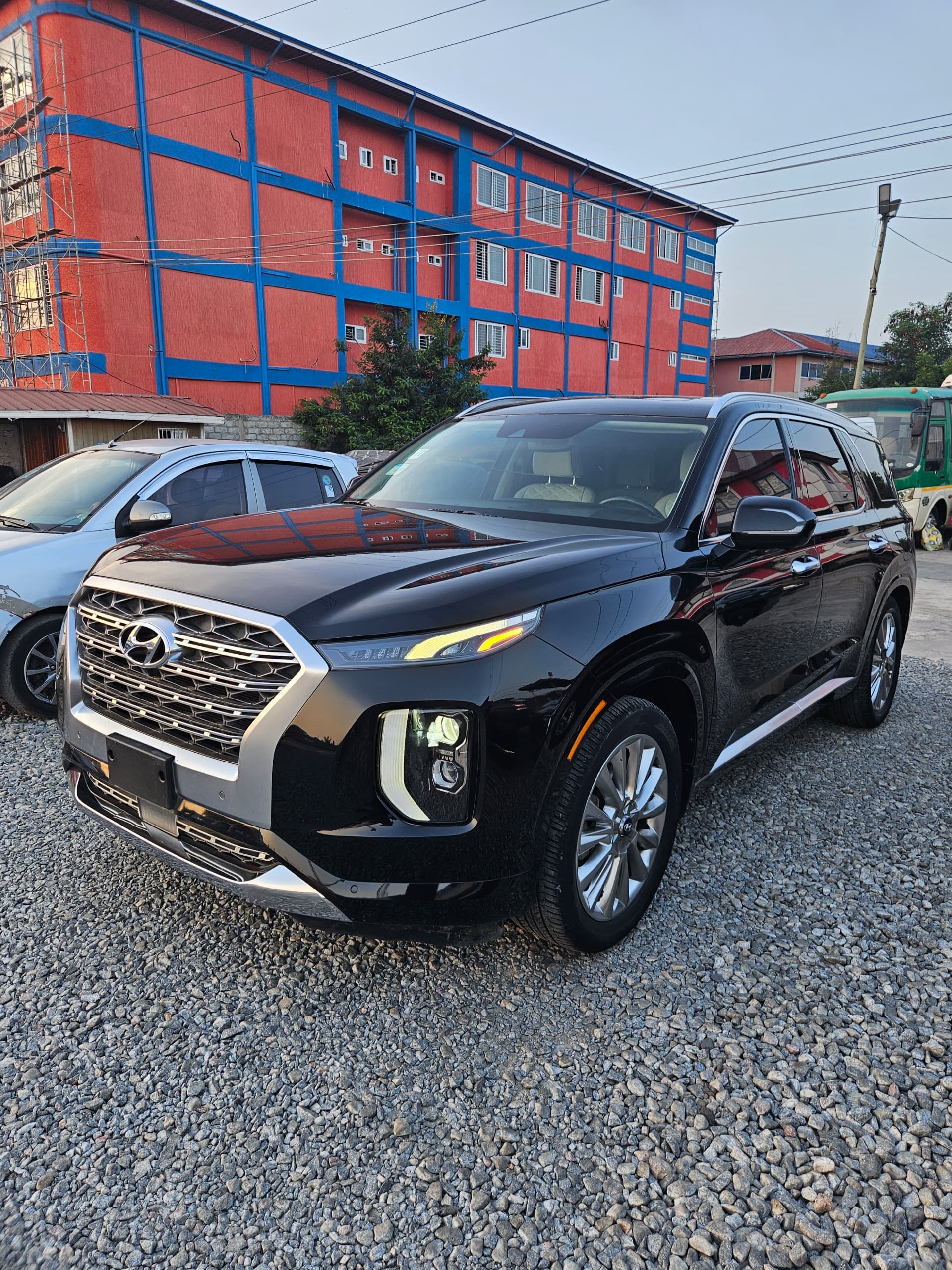 								Hyundai Palisade Limited (2020) full									