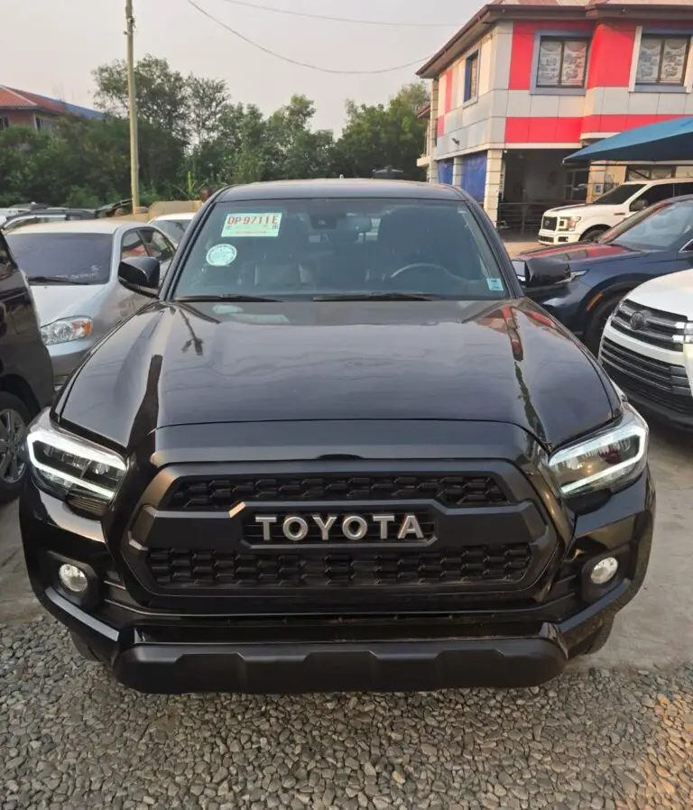 Toyota Tacoma (2023)