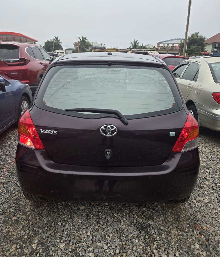 								Toyota Yaris 2012 full									
