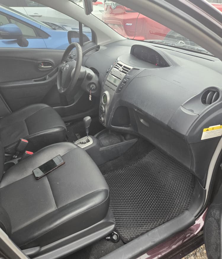 								Toyota Yaris 2012 full									