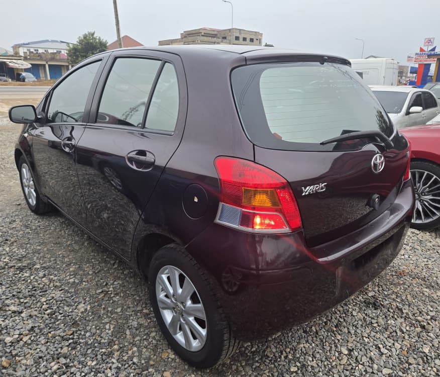 								Toyota Yaris 2012 full									