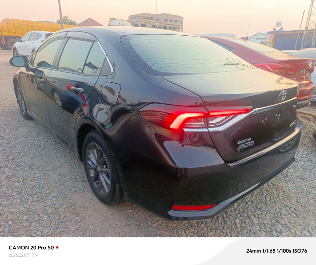 								Toyota Corolla (2021) full									