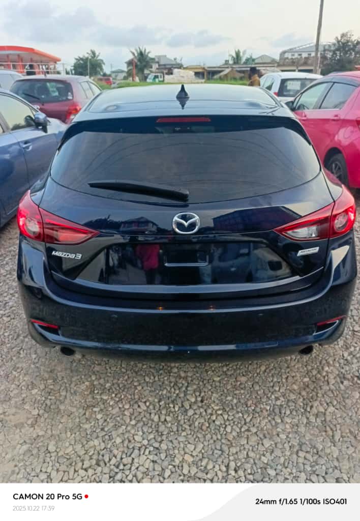 								Mazda 3 (2017) full									