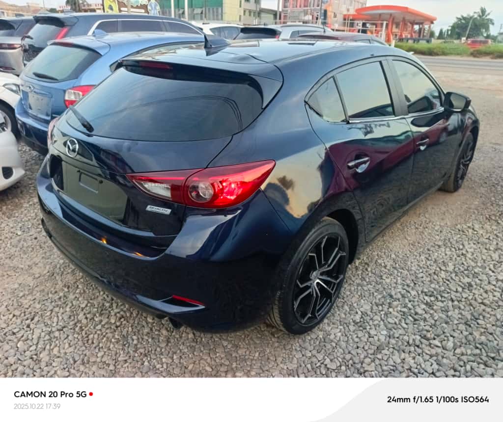 								Mazda 3 (2017) full									