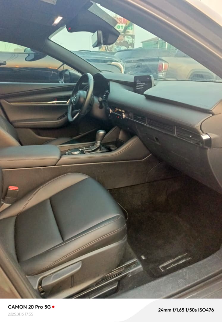 								Mazda 3 2021 full									