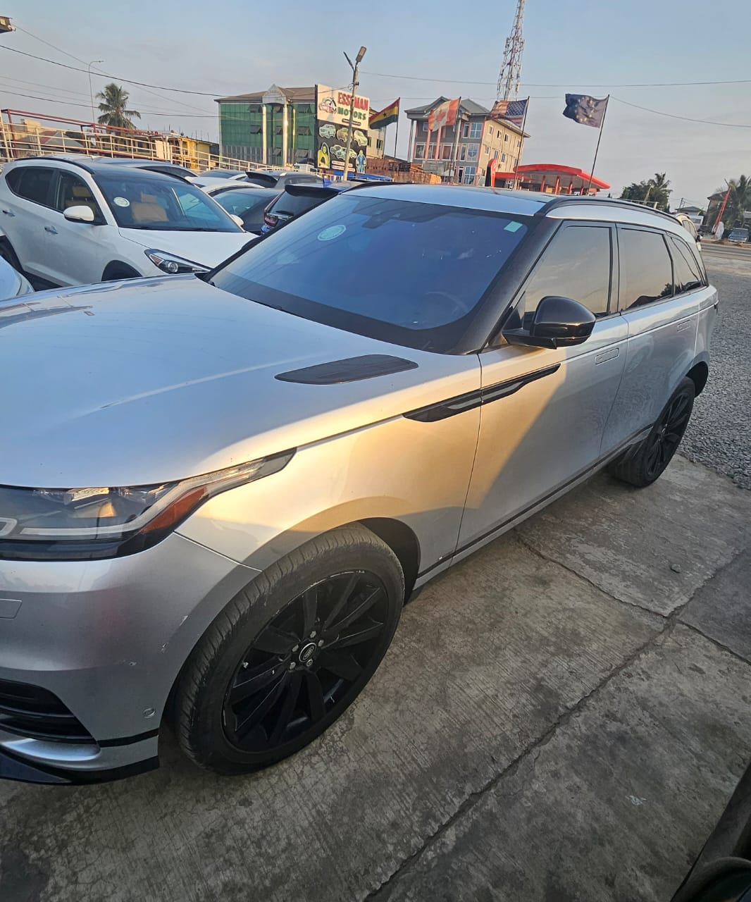 								2018 Land Rover Range Rover Velar full									