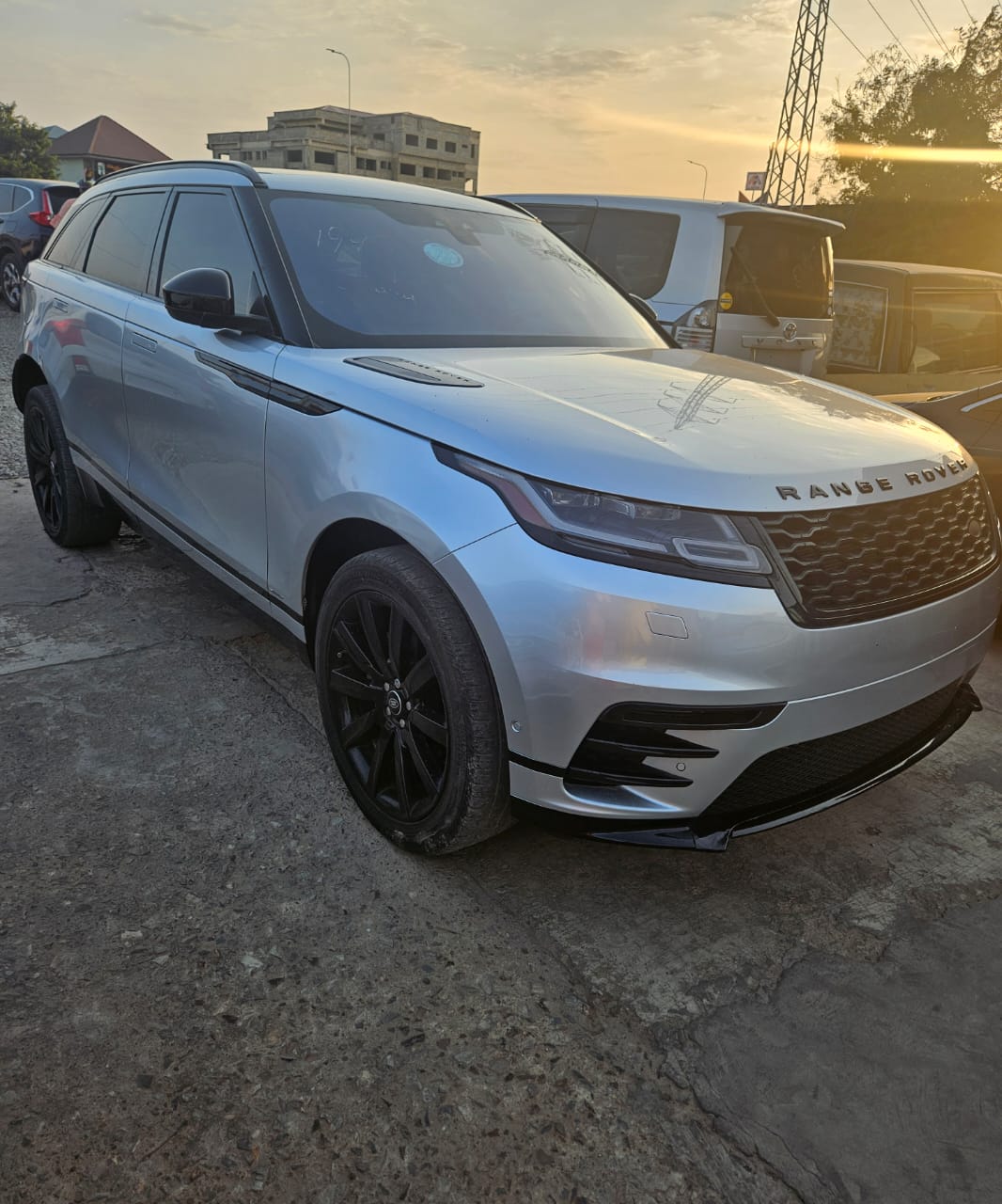 								2018 Land Rover Range Rover Velar full									