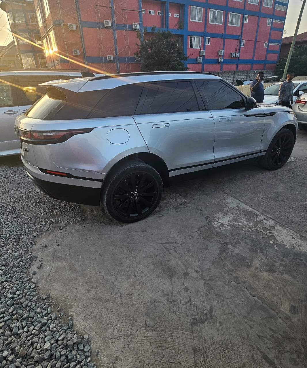 								2018 Land Rover Range Rover Velar full									