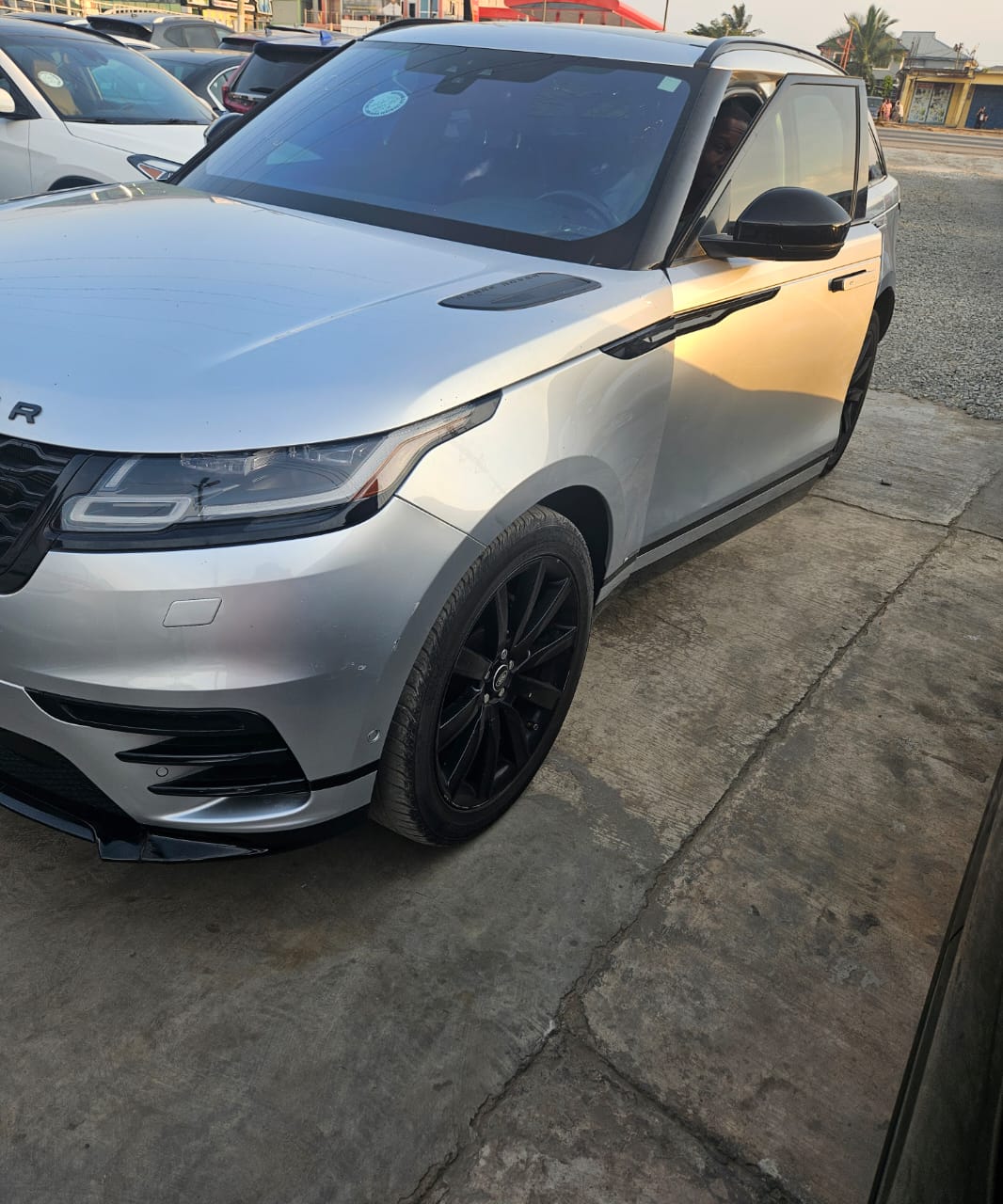 								2018 Land Rover Range Rover Velar full									