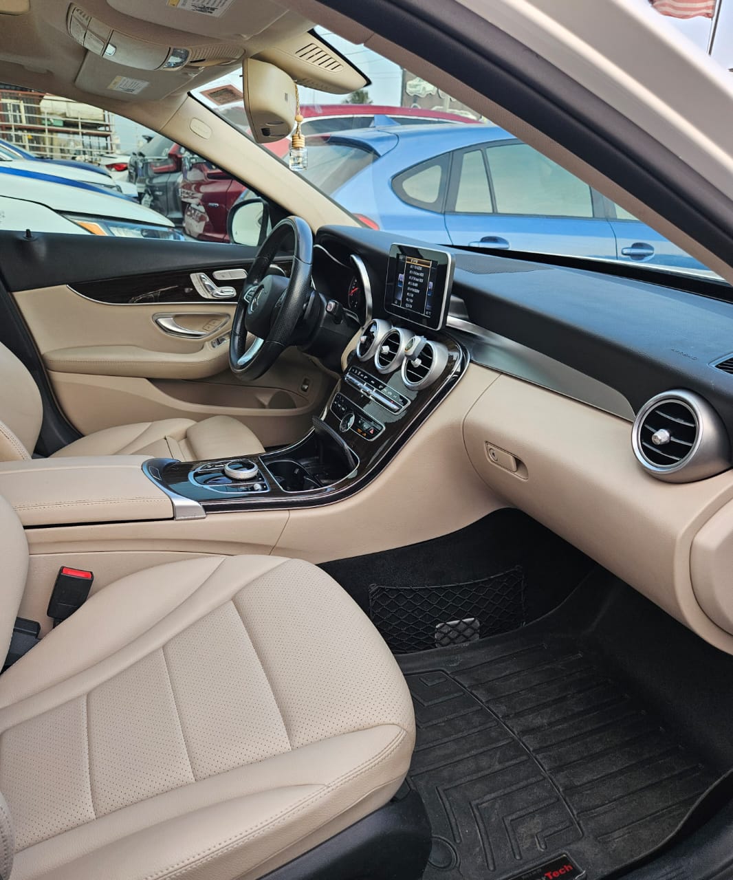 								Mercedes-Benz C-Class 2017 (Luxury Sedan) full									