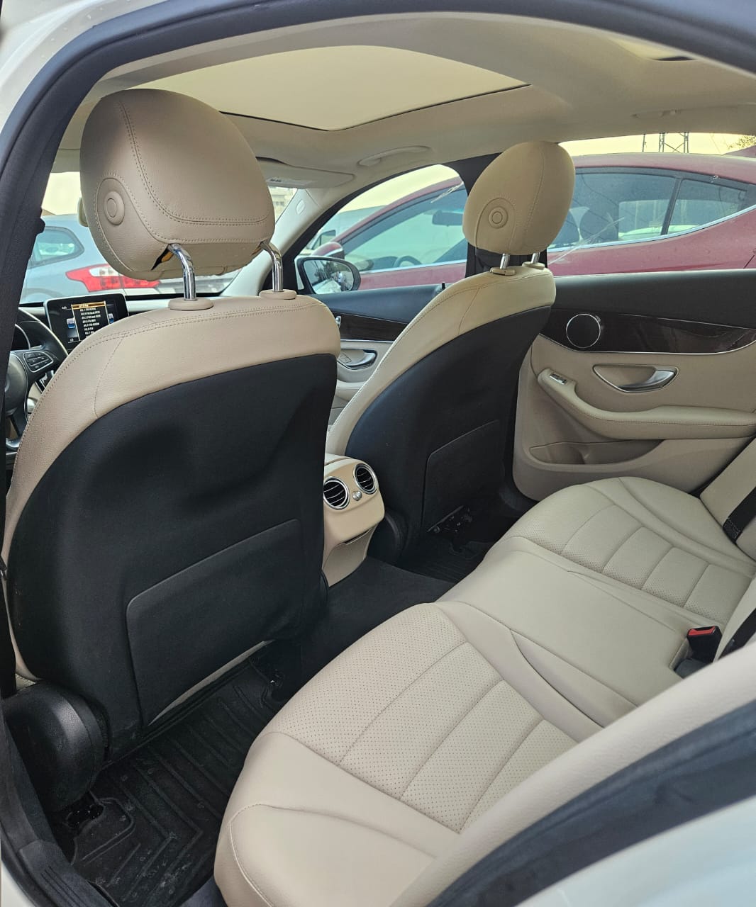 								Mercedes-Benz C-Class 2017 (Luxury Sedan) full									